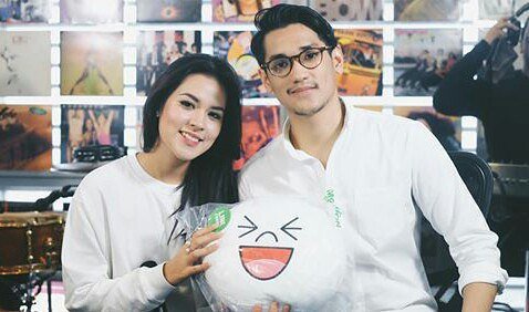 [INSTAGRAM] arez27: Barusan abis seru2an bareng <a href="/raisa6690/">Raisa Andriana</a> serentak di 5 radio. Thank you <a href="/mustang88fm/">Mustang 88 FM</a>, @kisfmjakar…