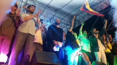 ElNacionalWeb's tweet photo. Este fue el emotivo mensaje que dijo Nacho durante el concierto en Chacaito  https://t.co/VS7Y80Xp59 https://t.co/ckXVEF8ipZ
