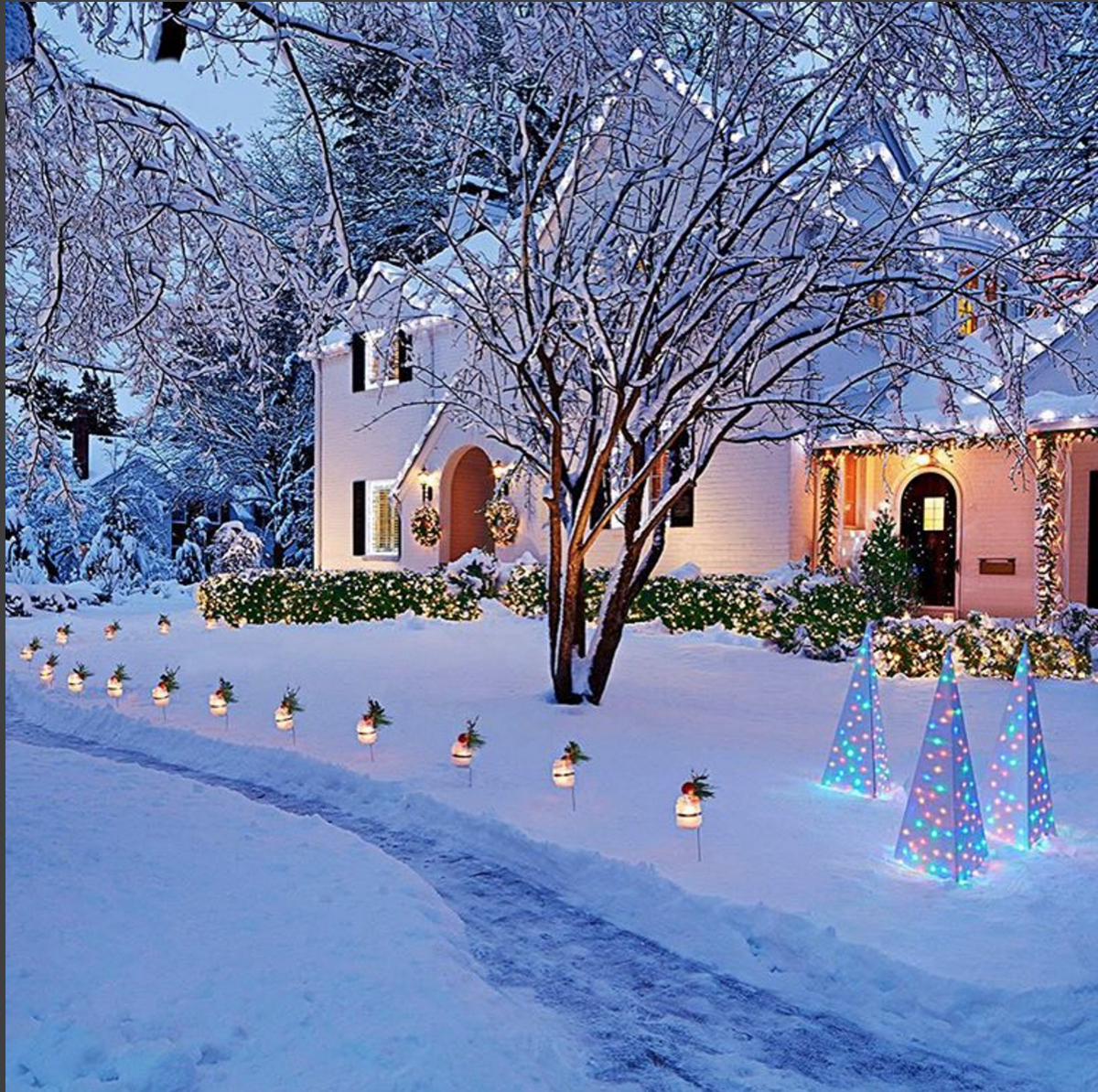 Lowes's tweet photo. Fa-la-la-la-la-llow us on @Instagram for a festive dose of #MondayMotivation: https://t.co/jK3I9Fx4bz https://t.co/c9ZfKkdnHA