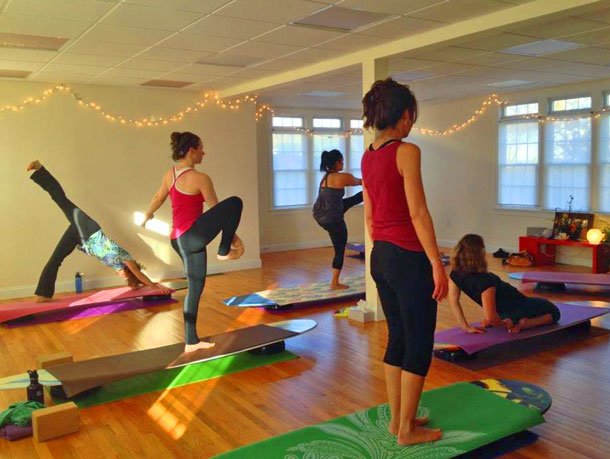 goactiveontario's tweet photo. Love this idea! Off-season SUP training in the yoga studio! #yoga #sup #quintewest #someonedothis https://t.co/yeZUHDKVhv