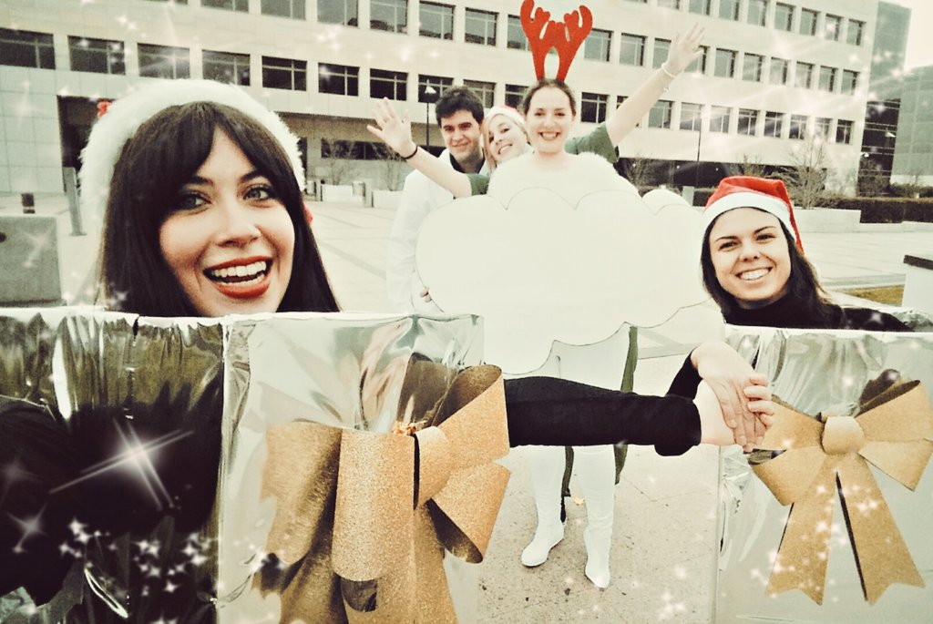 BeatrizHerencia's tweet image. Navidad anticipada con el mejor equipo! #proudtobeoracle #oracleteam #Christmas