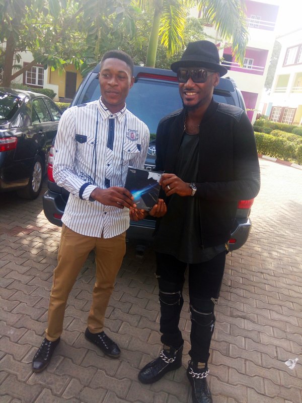 padita_agu's tweet photo. @2faceidibia presents @Kaymanzine a Tecno Camon Smartphone, congratulats. #PaditaGiveaway #TheLast3Digits https://t.co/Hv6ErwcG1R
