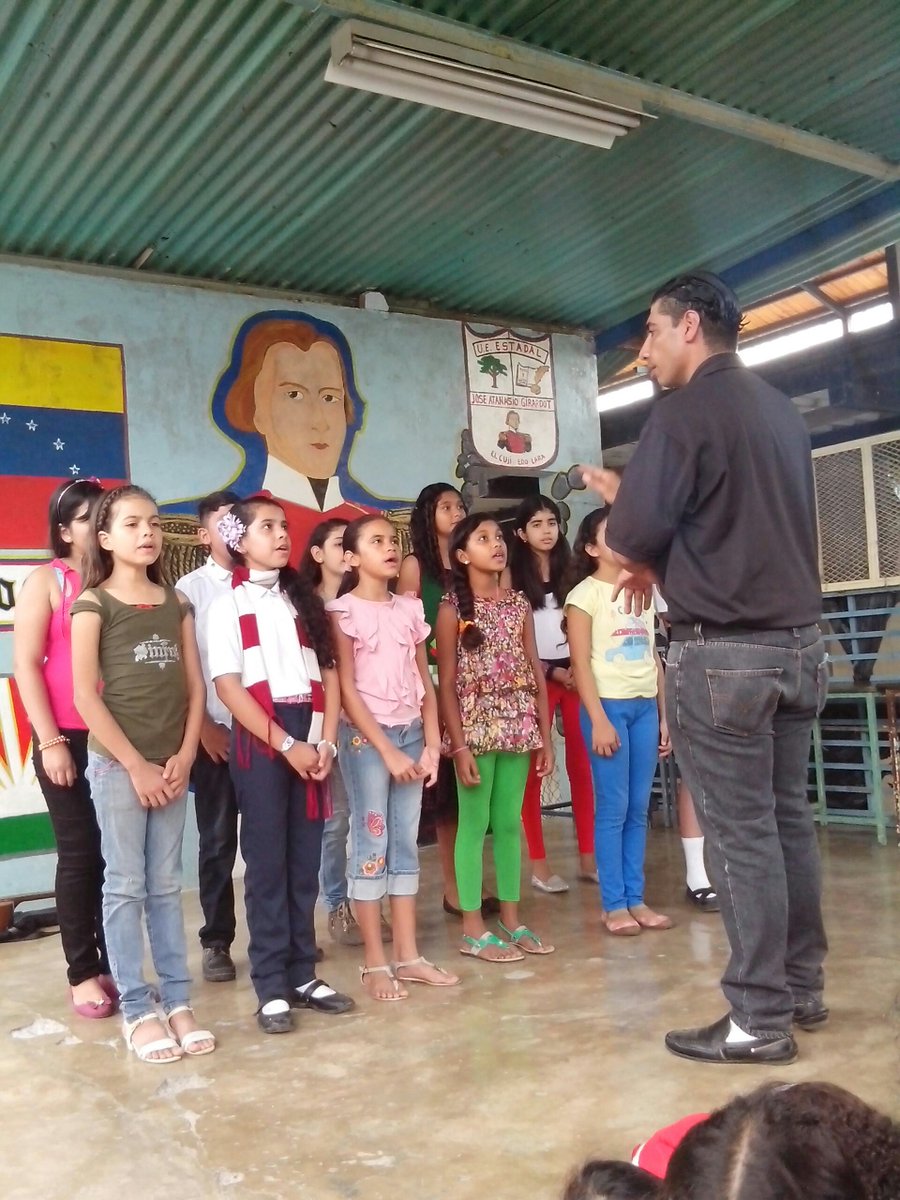 ModuloAta's tweet image. Coro de la escuela