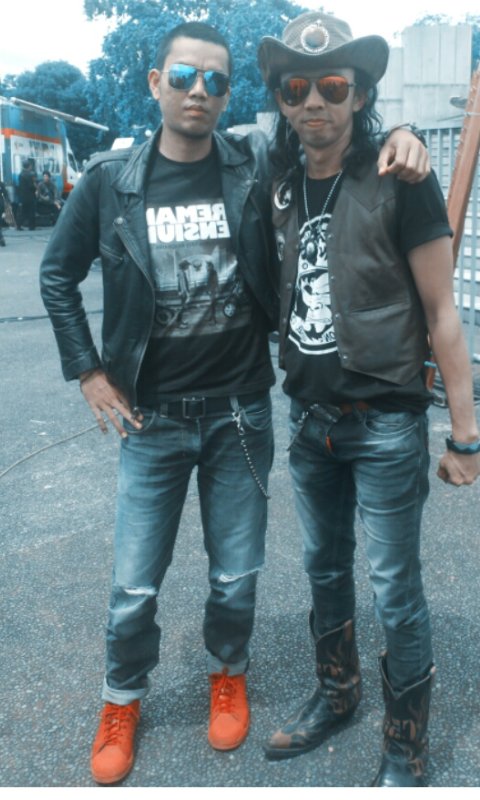 DaniNeldaz's tweet photo. With @ikangsulung kang jamal yg baik hati ....always smile..sukses ya #PremanPensiun3 #anp https://t.co/LAKgbgjYUC