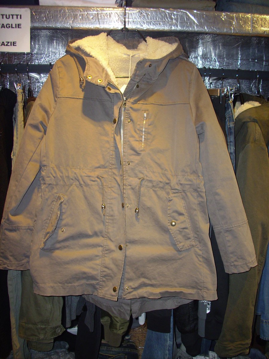 arizona67_'s tweet photo. #arizona67 #tendenzemoda #donna #parka #sfoderabile scegli tra 2 colori :#verdeclassic #beigeantico https://t.co/nAkcbrdvOn