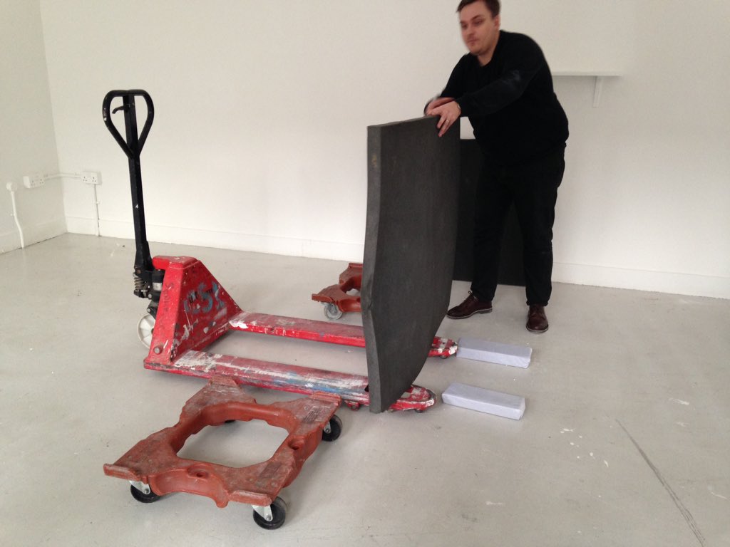 UniRdg_ArtCol's tweet photo. best practice for moving outsized and heavy artworks @ChelseaUAL https://t.co/vBqdePVNU6