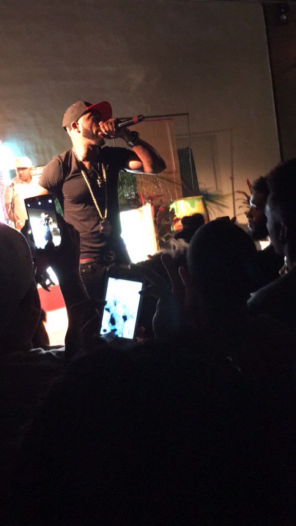 Getmoney2452's tweet photo. @ItsMystikal listening to I'M New he was real when he had talked about keeping a couple of rocks up under his tongue https://t.co/8BkxuVP8iJ