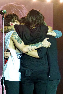 gi_burgerqueen's tweet photo. Massive thank you @onedirection for everything you have done for us!
I pinky promise to stay till the end 💕 https://t.co/VN7Gl79Bwl