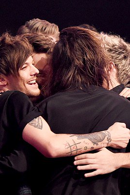gi_burgerqueen's tweet photo. Massive thank you @onedirection for everything you have done for us!
I pinky promise to stay till the end 💕 https://t.co/VN7Gl79Bwl