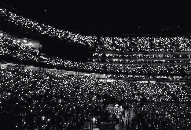 hudconlivia's tweet photo. the best team mates a girl could ask for #1DHistory https://t.co/MYh3WSjYOT
