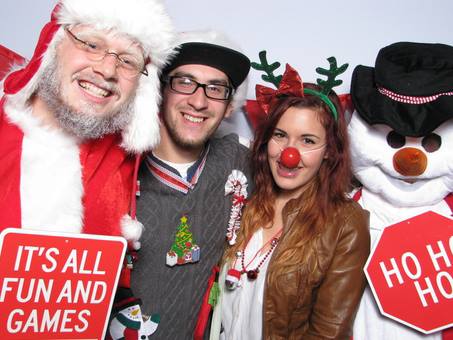 summitbeer's tweet photo. Had a blast at last wknd's @STP_SantaCrawl! Tweet pic w/ #SummitCrawl for a chance to win a case of Summit beer! https://t.co/0i5VJjSLJ5