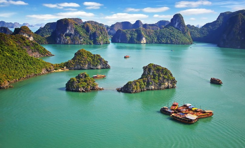 KiwiTour's tweet photo. Natural wonder of the world - #HaLong #Bay. Come and feel!
#Natural #Vietnam #Southeast_Asia
https://t.co/EFmXasw2Wp https://t.co/UxHIxddXw0