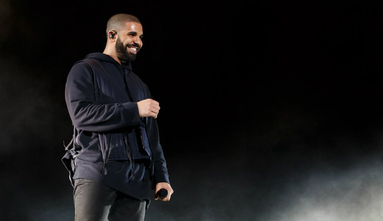 Complex's tweet photo. Drake, Kendrick Lamar, and the struggle to make timeless music in an age of immediacy:
https://t.co/0QmQtFjxj2 https://t.co/F6OoM44p4O