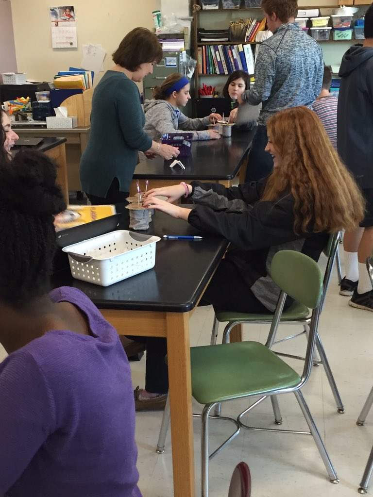 lisalaw423's tweet image. What material is the best insulator? Testing outdoor wear #ScienceEla #Peak @kkolb105 @ESMSchoolDist