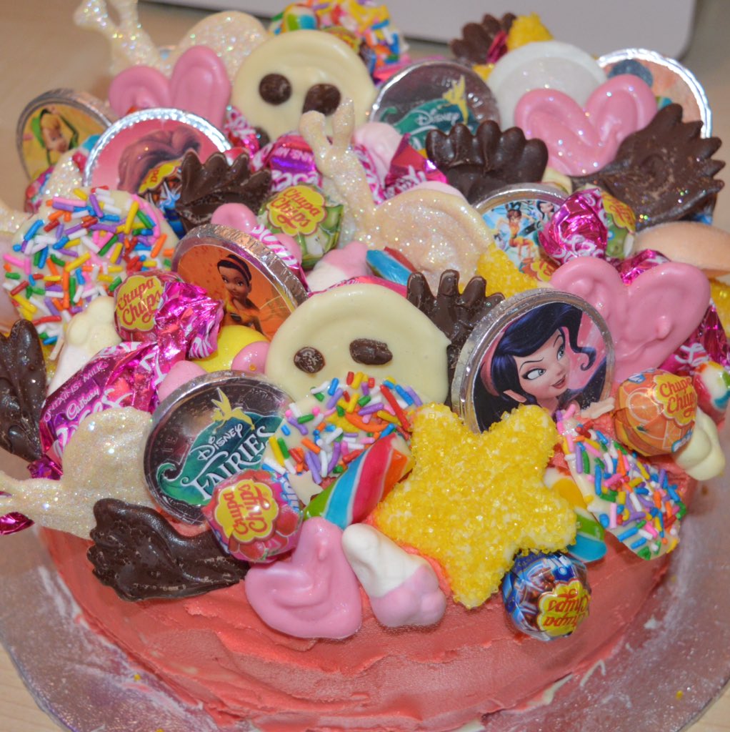 _cakekara's tweet photo. 5th birthday cake🎂🎀 https://t.co/YDxLfI4IZs