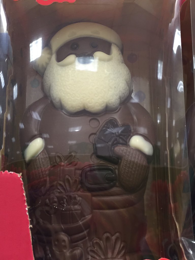 cheree003's tweet photo. Am I the only one who thinks this is odd ? Lol https://t.co/rgbJHoOhTo