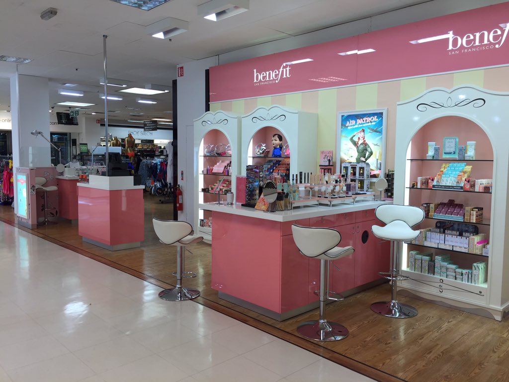 BenefitDebs's tweet photo. @BenefitUK are recruiting beauty therapists in Blackburn NVQ level 2 required @Mall_Blackburn @Leanne_Benefit 💄 https://t.co/OGgpxv2HVP