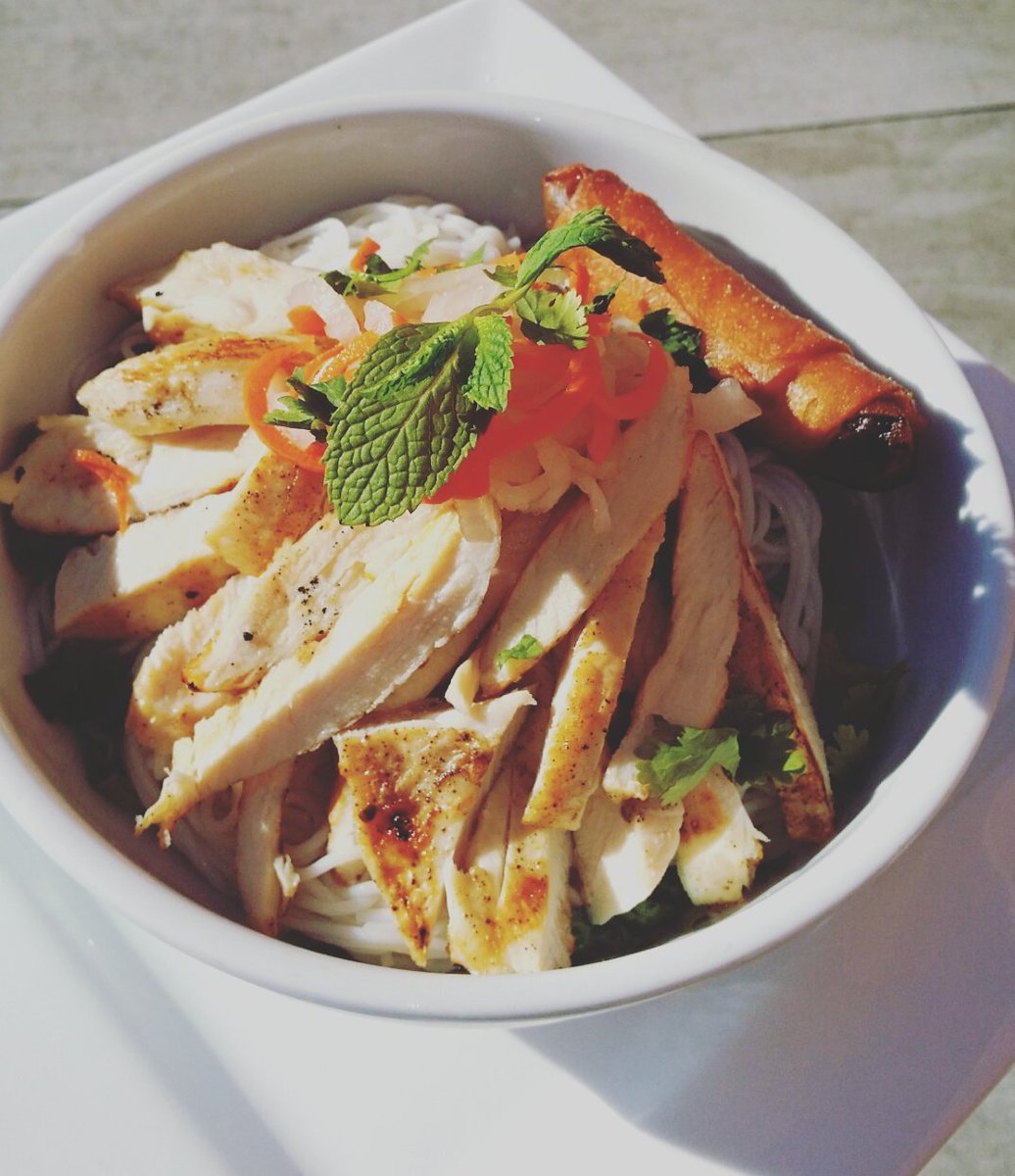 CovellPark's tweet photo. Grilled chicken vermicelli bowl.  Light, healthy, and delicious! #covellpark #lunch #foodie #deercreek #edmondymca https://t.co/ZhAs2fY1Q7