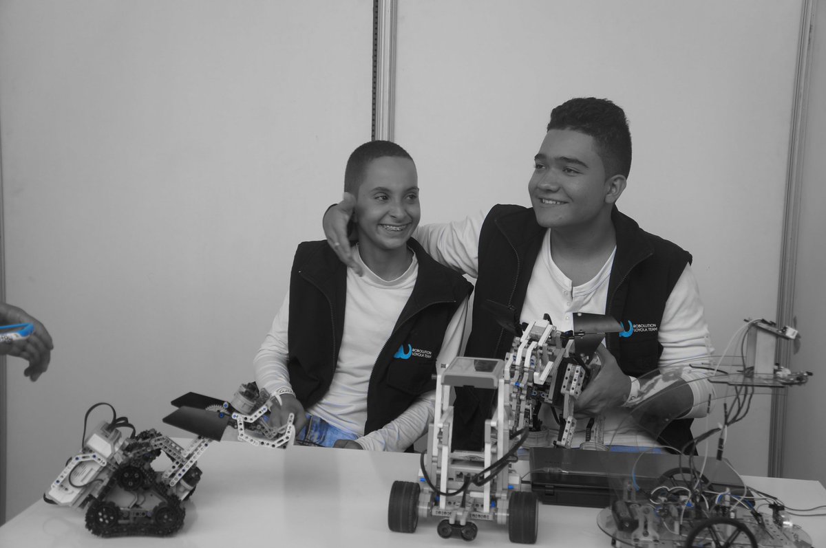 RobolutionLTeam's tweet image. Aquí la idea es sentir, amar, querer y demostrar lo que se hace, para sí mismo y para los demás.