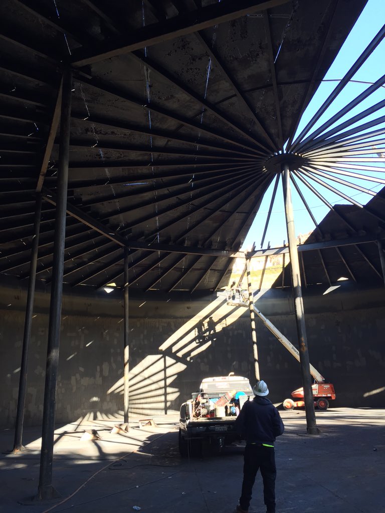 dpwFahim's tweet photo. District 29 tank recoating &amp; retrofitting @LAPublicWorks - removing from Pepperdine @watertank #ConstNW https://t.co/M32WP2y6NO