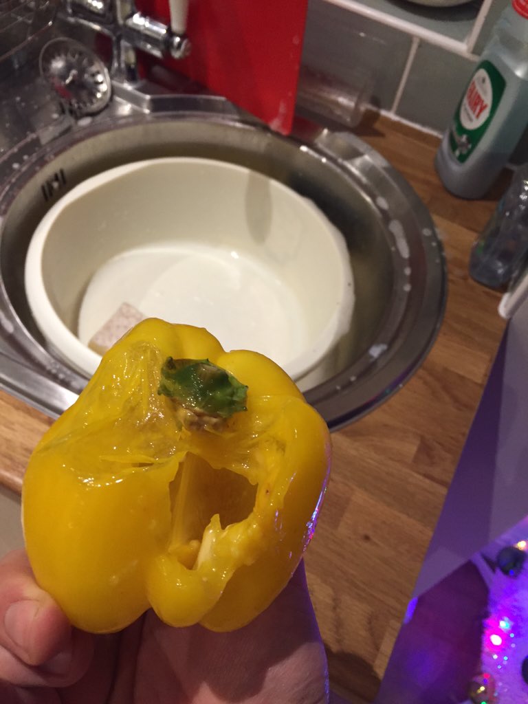 RGibson12's tweet photo. Second time I've bought veg this month from @AldiUK and it's been rotten #mmmtasty #aldifail #notgoodenough https://t.co/DJWw4TfLi5