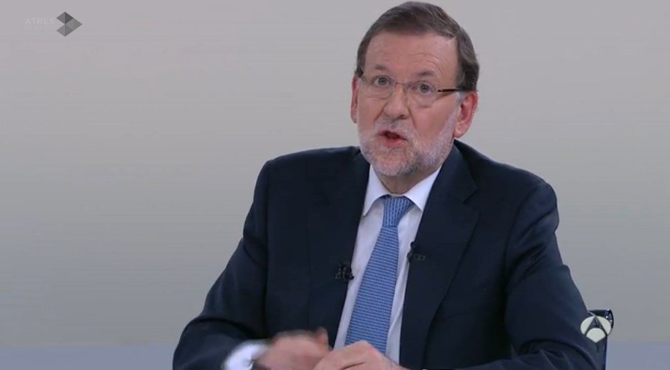 A3Noticias's tweet photo. Mariano Rajoy: "El PSOE fue el único partido que congeló las pensiones" #CaraACaraA3N https://t.co/3unQPSu2lq