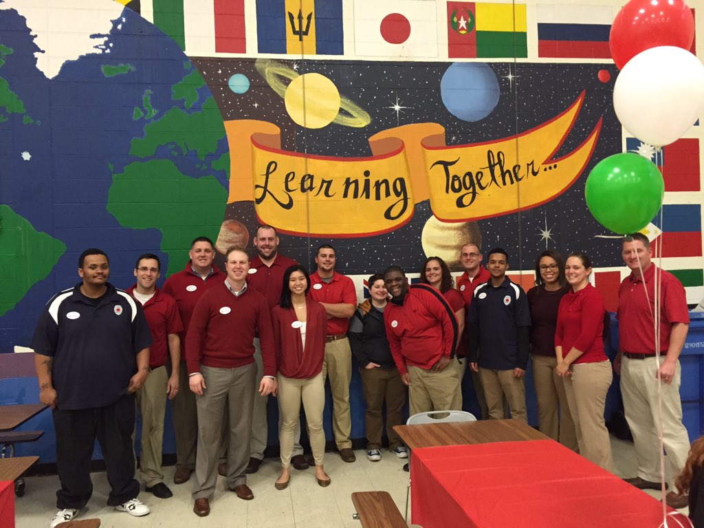 PaulMatthewsAP's tweet photo. Boston #HeroesAndHelpers Pizza Kick-off! Great Team effort to make an amazing event! #G497 @PetzoldAshley @odarango https://t.co/UuirbhlvVc