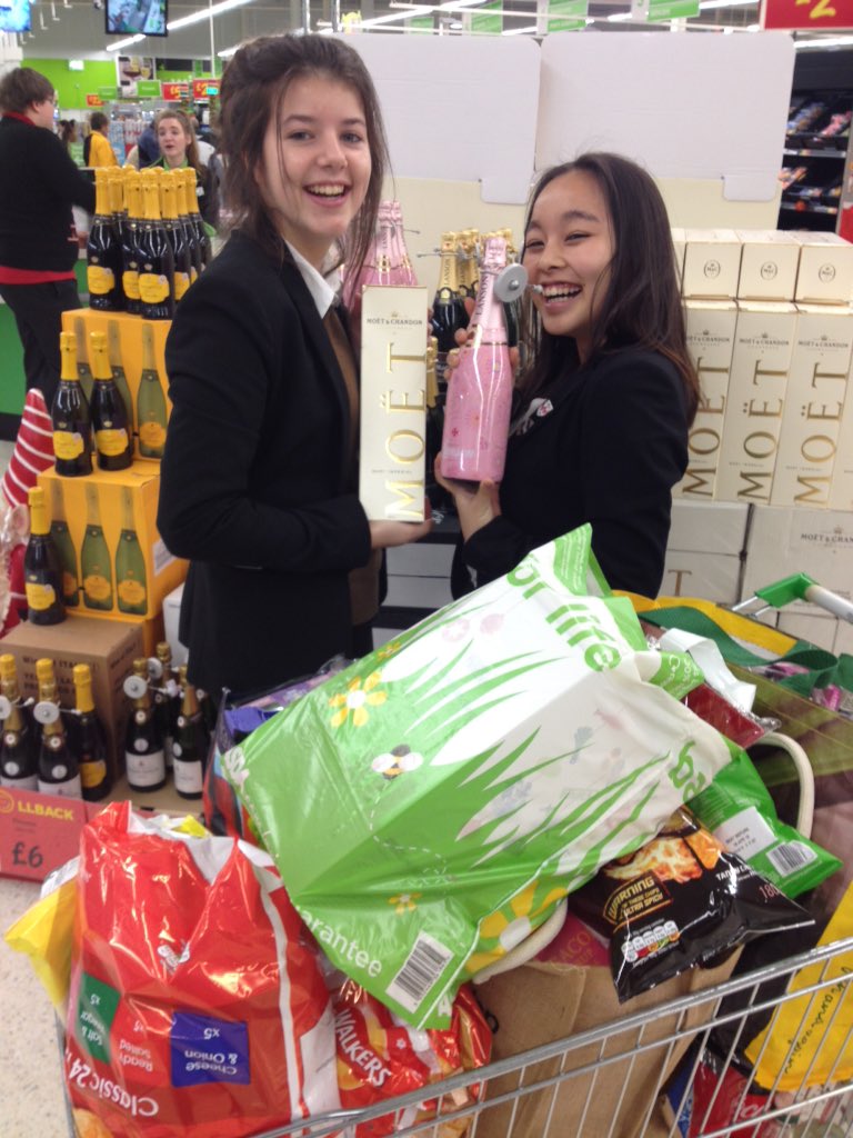 DCSFawleyHouse's tweet photo. Party shopping #fulltrolley #nospaceforthemoet #DreamTeam #fawleyfam #fawley4life https://t.co/5Ig7ITcOFV