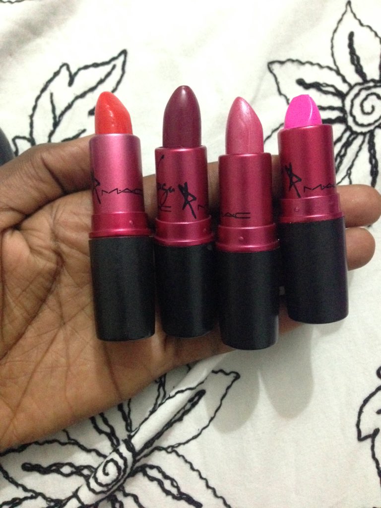 229People's tweet photo. Une obsédée des RAL je suis 😍😍 #makeupOrnot https://t.co/zOT1aTjGbE