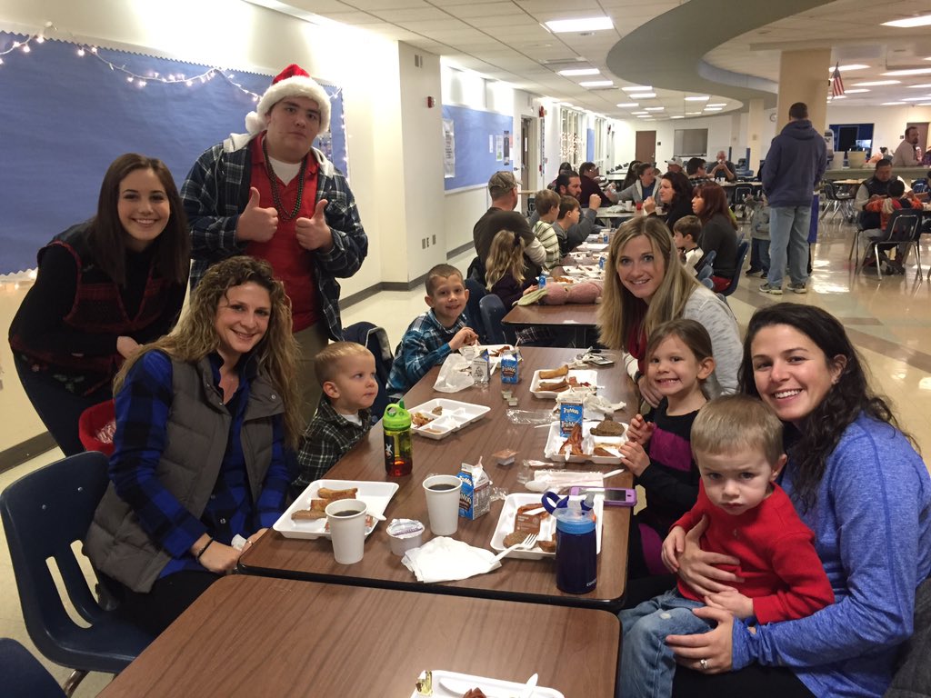 NAHSHistoryClub's tweet photo. Some pictures from Breakfast w/ Santa. It was our biggest one EVER!! Thx to everyone that made it a success. https://t.co/kgtYRIfzam