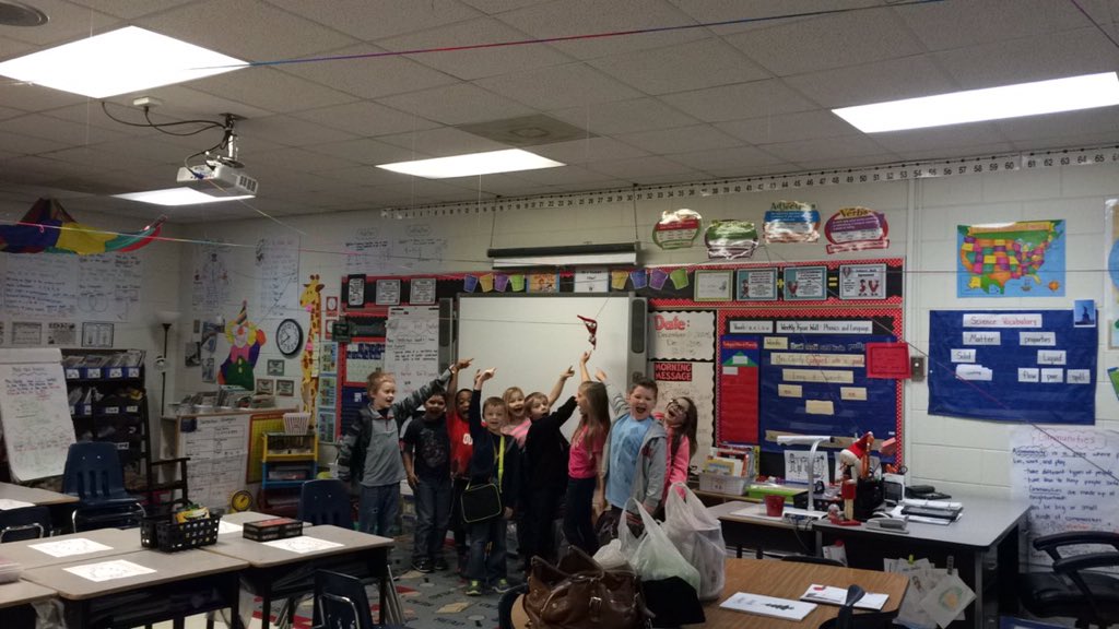 MrsClardyClass's tweet photo. Oh Sparkle you've done it again! These kids were so surprised by the zip line you made over the weekend! #PEStweets https://t.co/9SZxI03MPQ