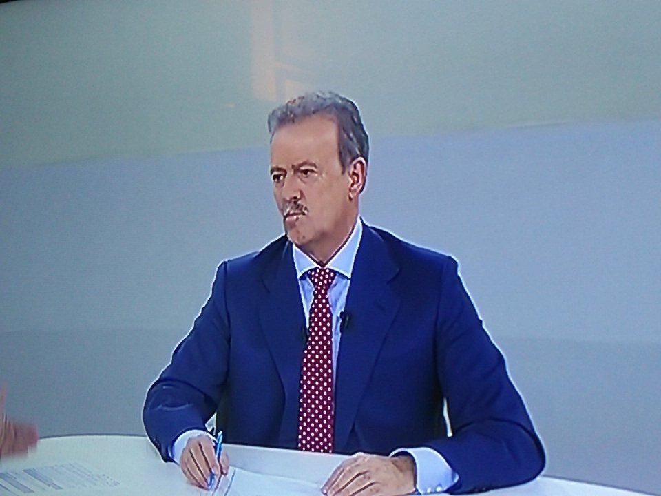 "Y YO QUÉ COÑO HAGO AQUÍ"
#CaraACaraA3N