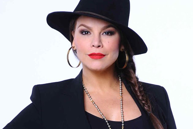venevision's tweet photo. #MundoShow @OLGATANON1313 confiesa que extraña a su padre https://t.co/zEjMS8kBwk https://t.co/H4p2ABexkH