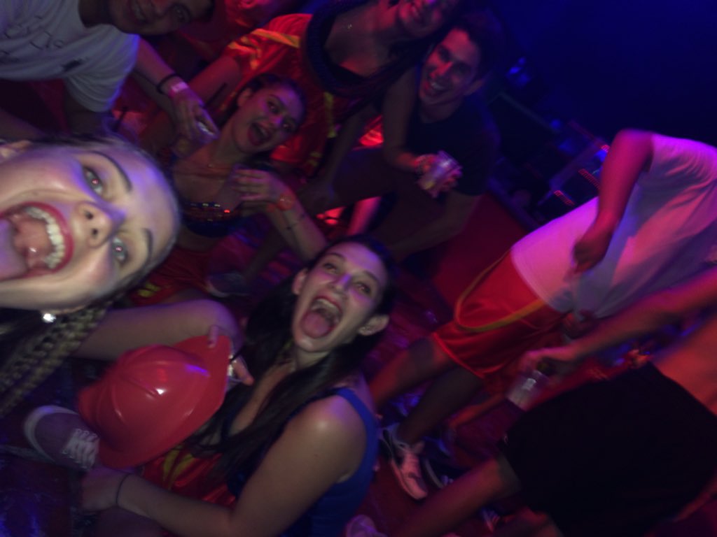 INSCarmen2015's tweet photo. Momentos 💣💣💣💣 https://t.co/5AitMPxh00