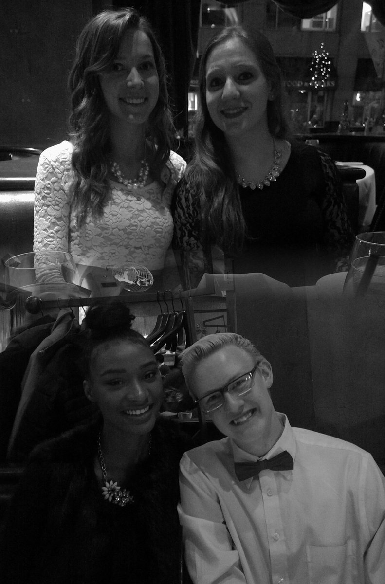 Fagnuson's tweet photo. Surprise birthday dinner with my loves :) https://t.co/tQO9Tpt6Uz