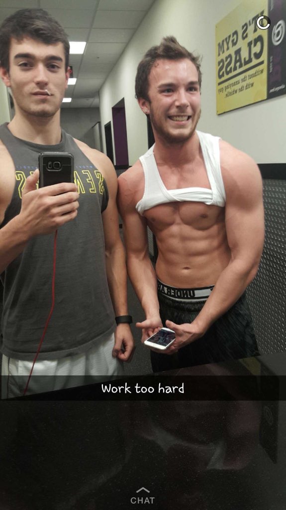 KennyPhysique's tweet photo. S/o to my homie and training partner @CWalker713 Find someone with as much passion as you and TRAIN! #BodyBuilding https://t.co/8KttX3FbGp
