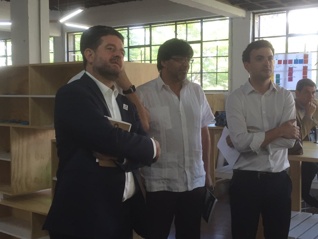 PanoptikoChile's tweet photo. El #Bootcamp llega a su fin. 
Previo a conocer los ganadores, jurados y autoridades compartieron con los finalistas https://t.co/eZA53bY3Ia