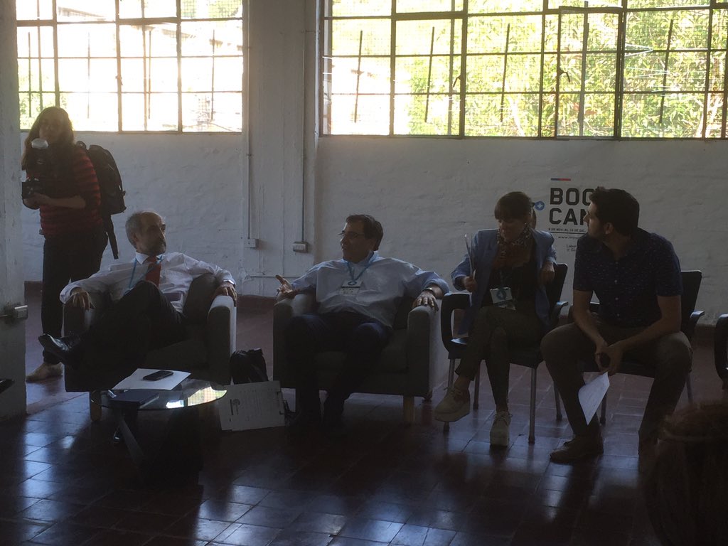 PanoptikoChile's tweet photo. El #Bootcamp llega a su fin. 
Previo a conocer los ganadores, jurados y autoridades compartieron con los finalistas https://t.co/eZA53bY3Ia