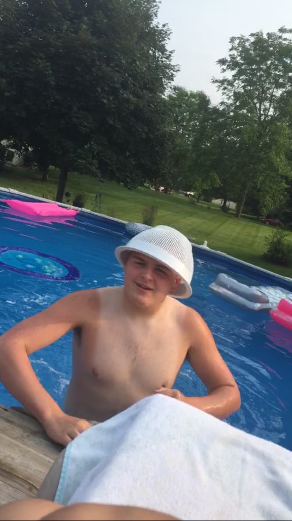 cramsett's tweet photo. Happy Birthday @bigheadwalke https://t.co/WKvbc8wdzQ