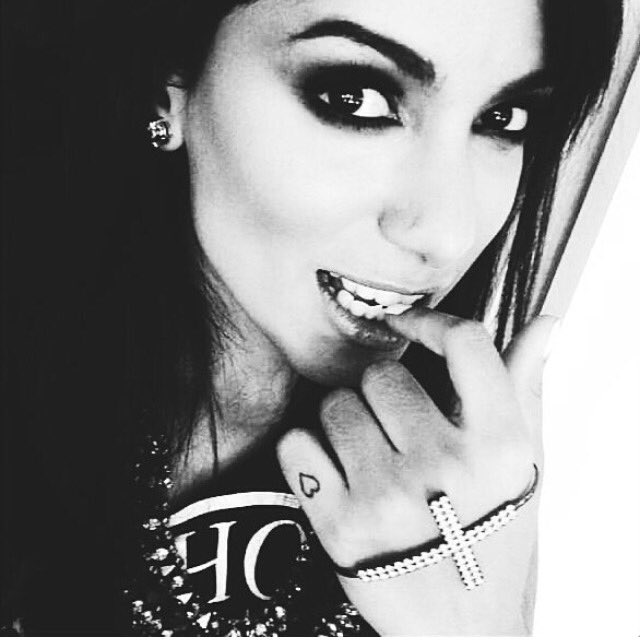 AnittaPrivate's tweet photo. show love♡ ,feel love ♡ it brings  you happiness https://t.co/dj7IbEOW5I