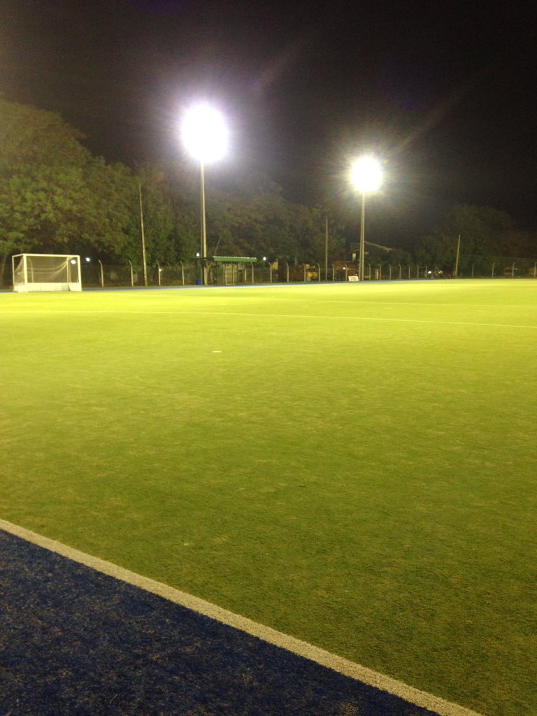 HOY se entrena!! Para empezar bien la semana😏💪🏽 19:30 en la cancha de hockey de la SND!
Consultas al 0981862419