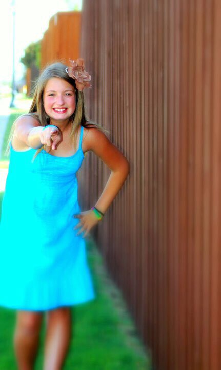 rileyhowelll tweet picture