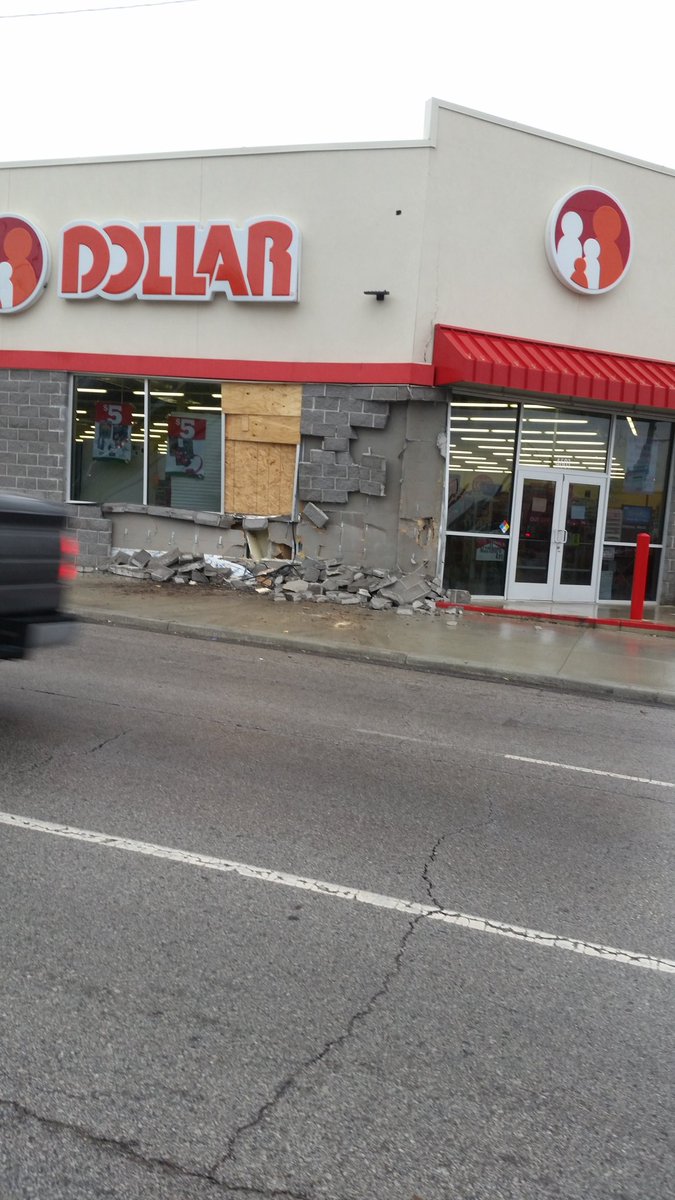 Mike_NitroKC's tweet photo. I knew they should have  made this family dollar a drive thru #troostlife #familydollar https://t.co/nt7WbTPwK3