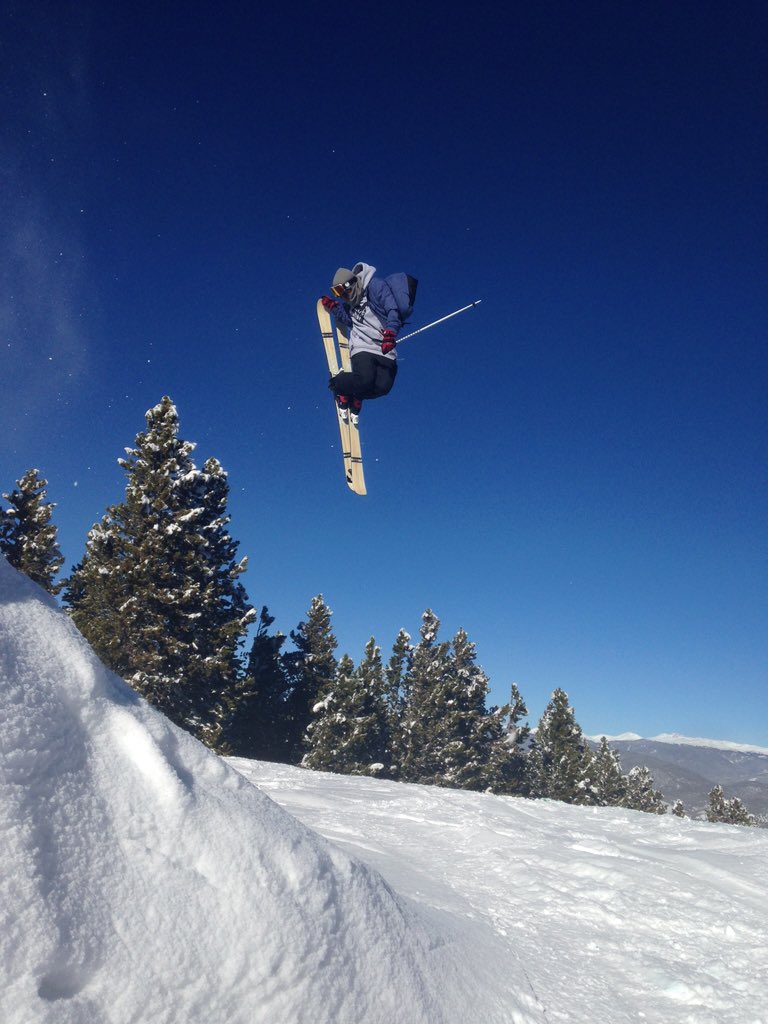 SurfaceSkis's tweet image. And in other areas, the sun is out... @jasonarens💋 #SurfaceBlanks PH: @jon_swansonmd