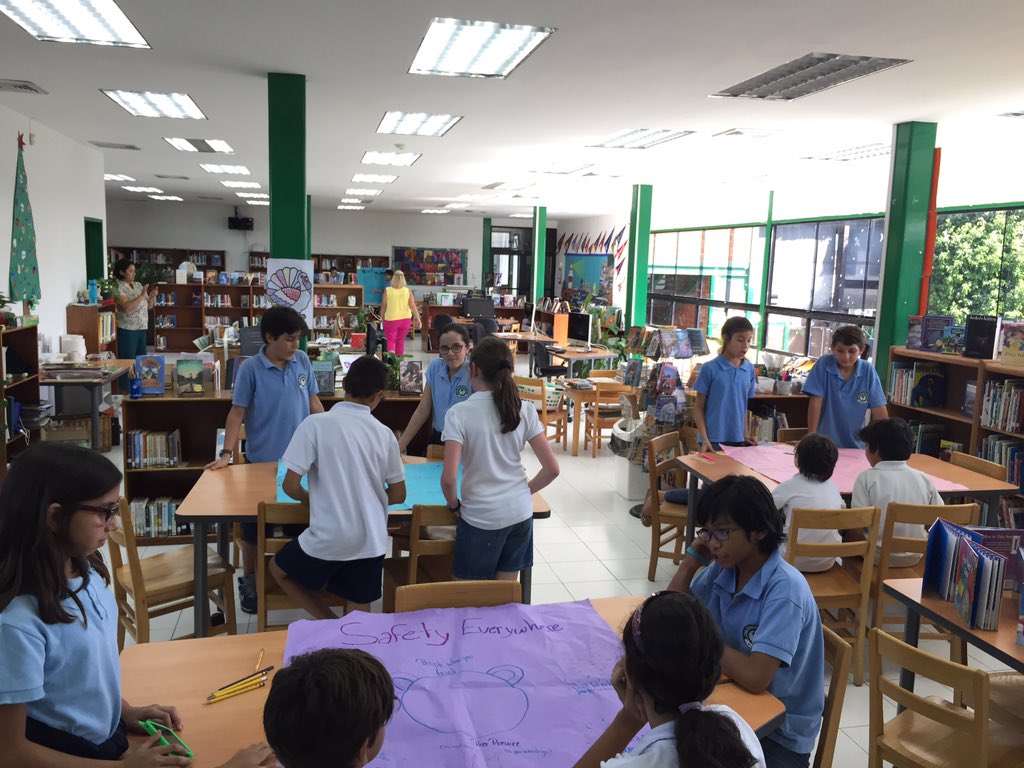 teacherscorey's tweet photo. Students teaching students #CIPLC https://t.co/2XNBFkW85v