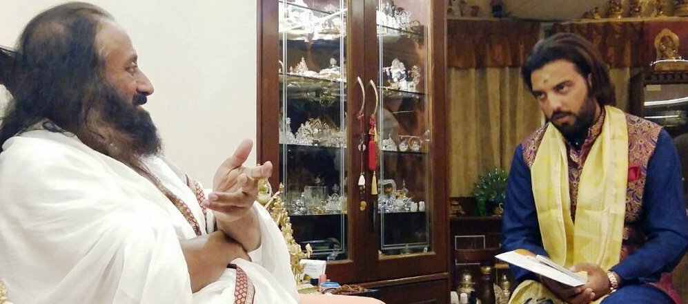 HSCommunicatio1's tweet photo. #PrinceofMewar invites @SriSri Ravi Shankar to #Udaipur 
#PrinceLakshyarajSingh @DalaiLama https://t.co/SgzK5dIt17 https://t.co/kH9p42wPZE