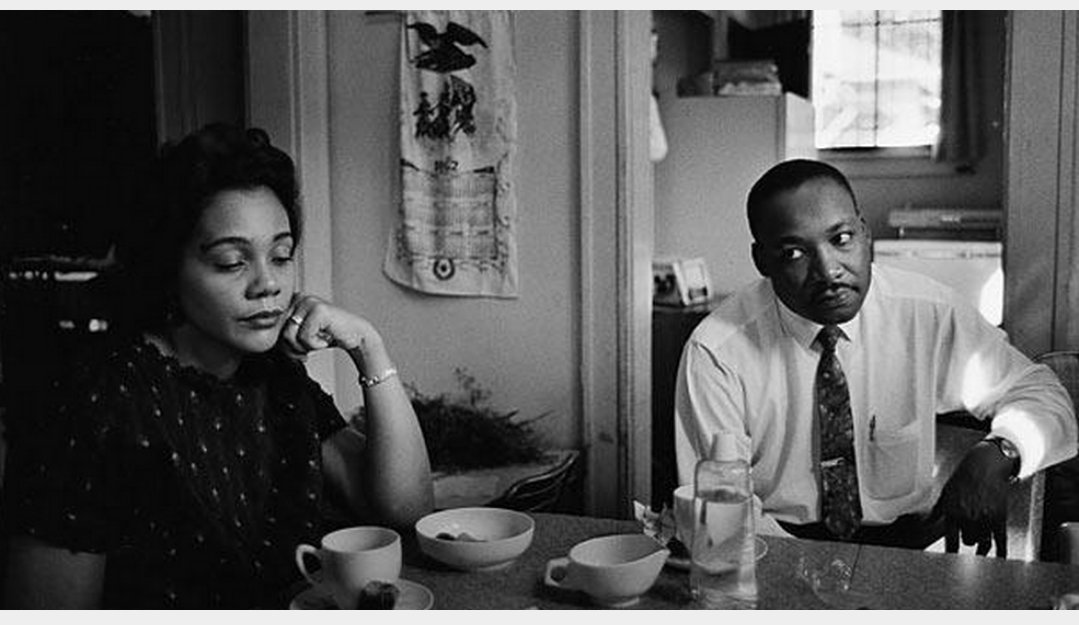 __kissmy_ASH's tweet image. Mlk: what's wrong?
Coretta: nothing.
*2hr later*
Coretta: I just find it funny how... #civilrightstwitter