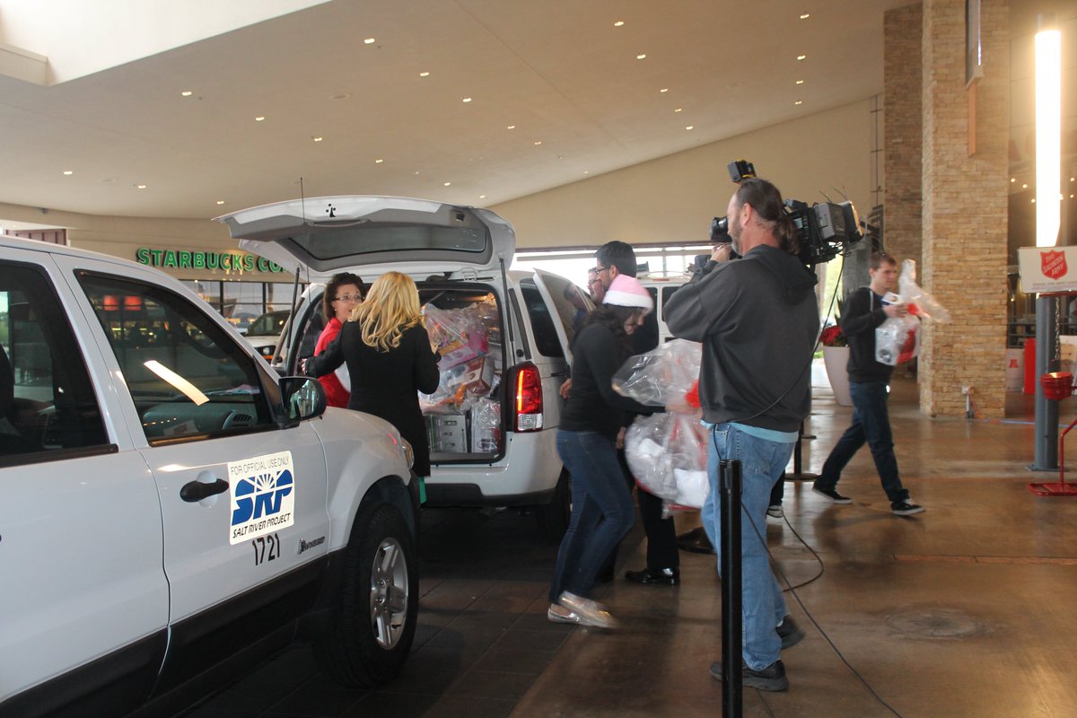 PhxSalArmy's tweet photo. Thanks to @SRPconnect for participating in our #ForgottenAngel Toy Drive! You're making Christmas special for kids!! https://t.co/sey9TrbNKX