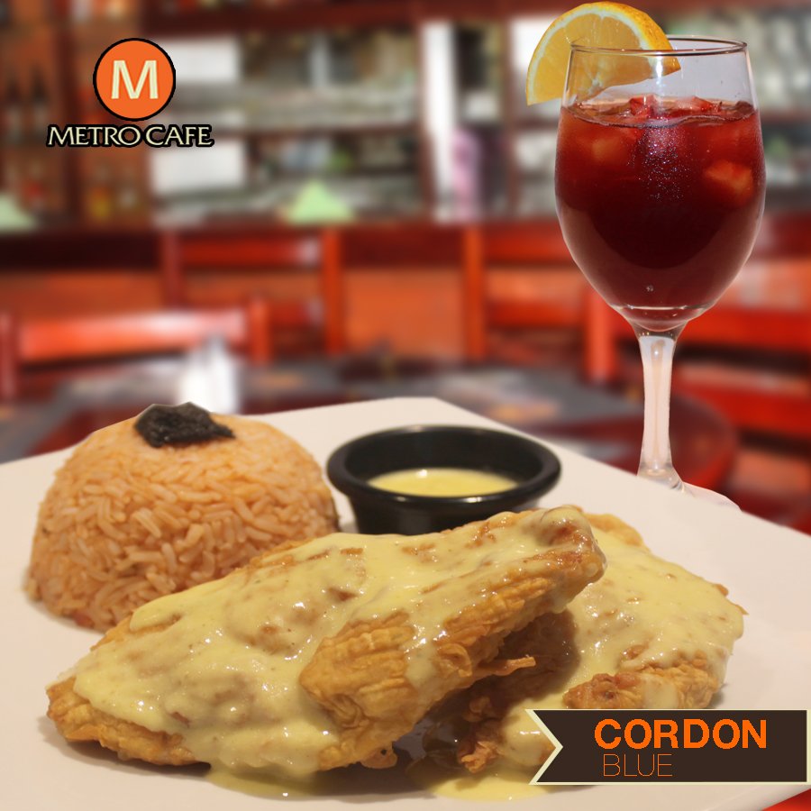 metrocafeec's tweet photo. #PromoNavideña en #Metrocafe.
Acompaña tu almuerzo con una copa de sangría gratis. https://t.co/VLyogbMrK8