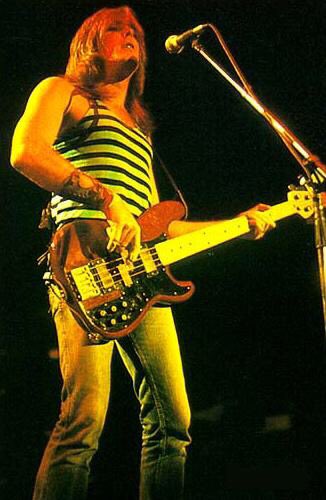 Happy birthday to AC/DC bassist Cliff Williams! 